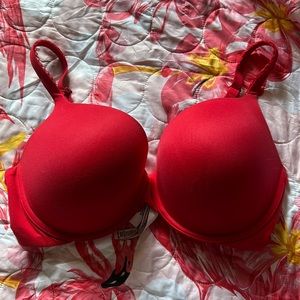 Victoria’s Secret Red “Perfect Shape” Push Up Bra 36DD LIKE NEW